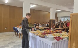 fxjcs2d0p4_____kc20251107_01