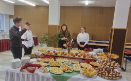 fxjcs2d0p4_____kc20251107_01