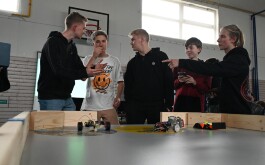 ye9z328ltm_____20251218_035