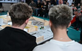 ye9z328ltm_____20251218_035