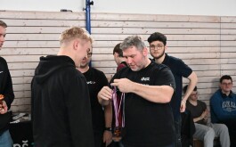 ye9z328ltm_____20251218_035