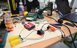 ye9z328ltm_____20251218_035