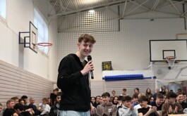 ye9z328ltm_____20251218_035