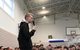 ye9z328ltm_____20251218_035