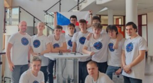 Studenti tří škol spojili síly při vývoji chytré nabíjecí stanice